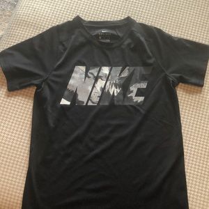 Nike T-shirt